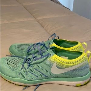 Brand new nike shoes